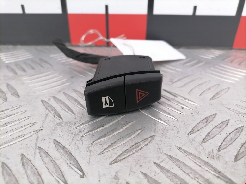 Кнопка аварийной сигнализации BMW 5-Series (E60/E61) (2003-2010)