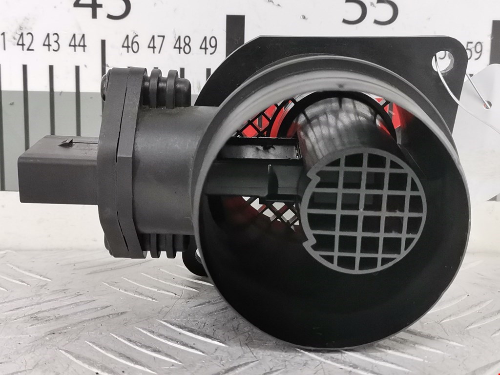 Расходомер воздуха (массметр, датчик ДМРВ) VOLKSWAGEN Golf IV 1997-2003