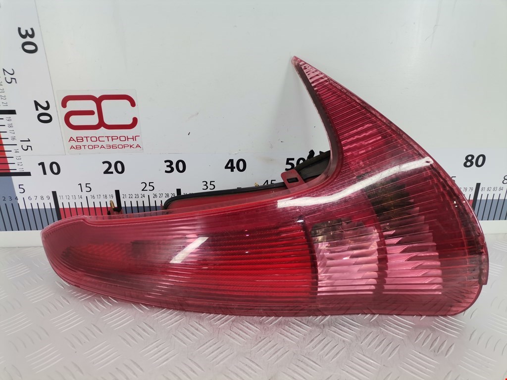 Фонарь задний правый PEUGEOT 206 1998-2012