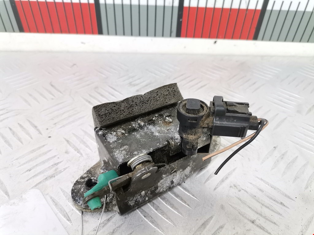 Замок багажника (крышки двери) CHRYSLER PT Cruser 2000-2010