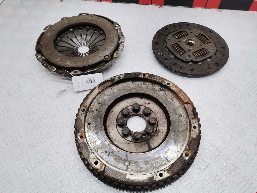 Маховик (демпфер сцепления) CITROEN Xsara 1997-2000