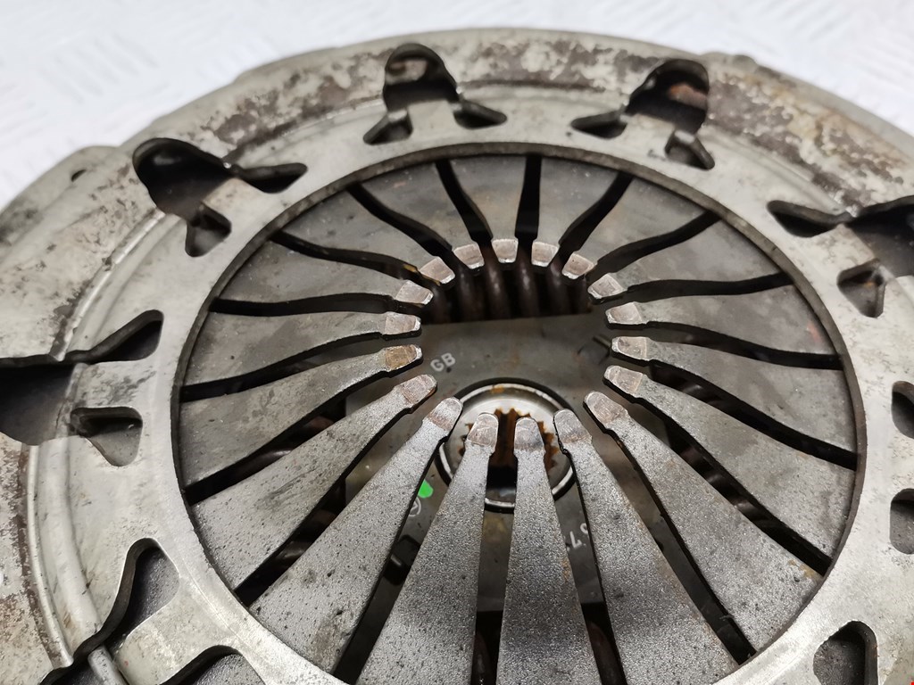 Маховик (демпфер сцепления) CITROEN Xsara 1997-2000