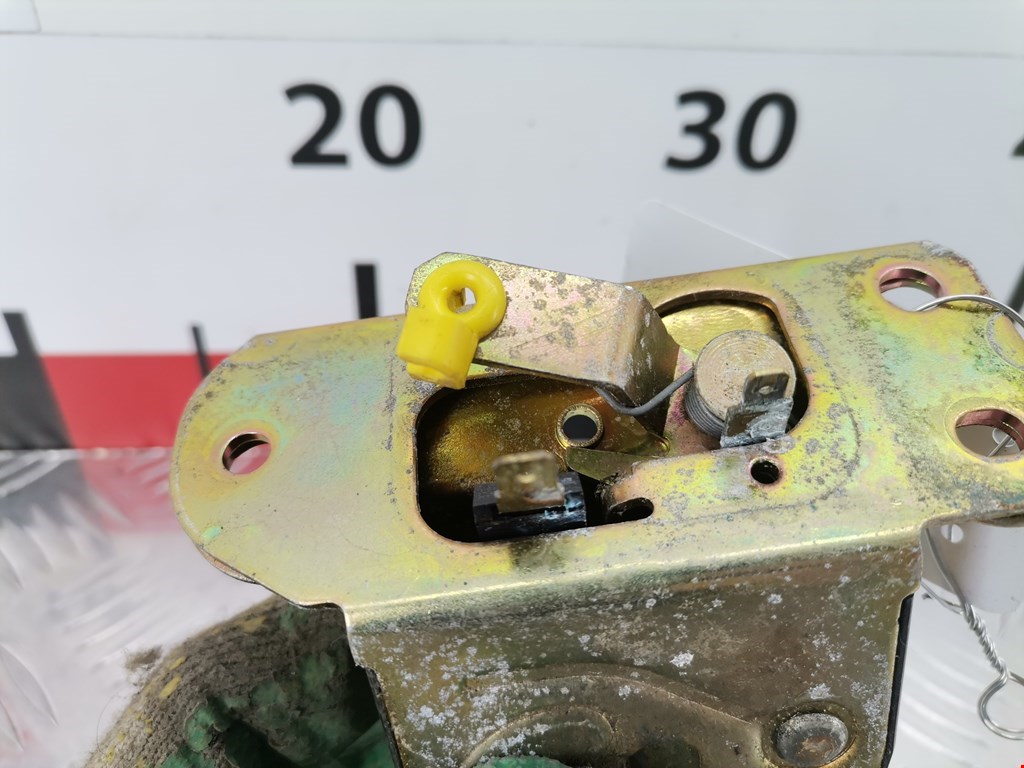 Замок багажника (крышки двери) VOLVO S40 I 1995-2004