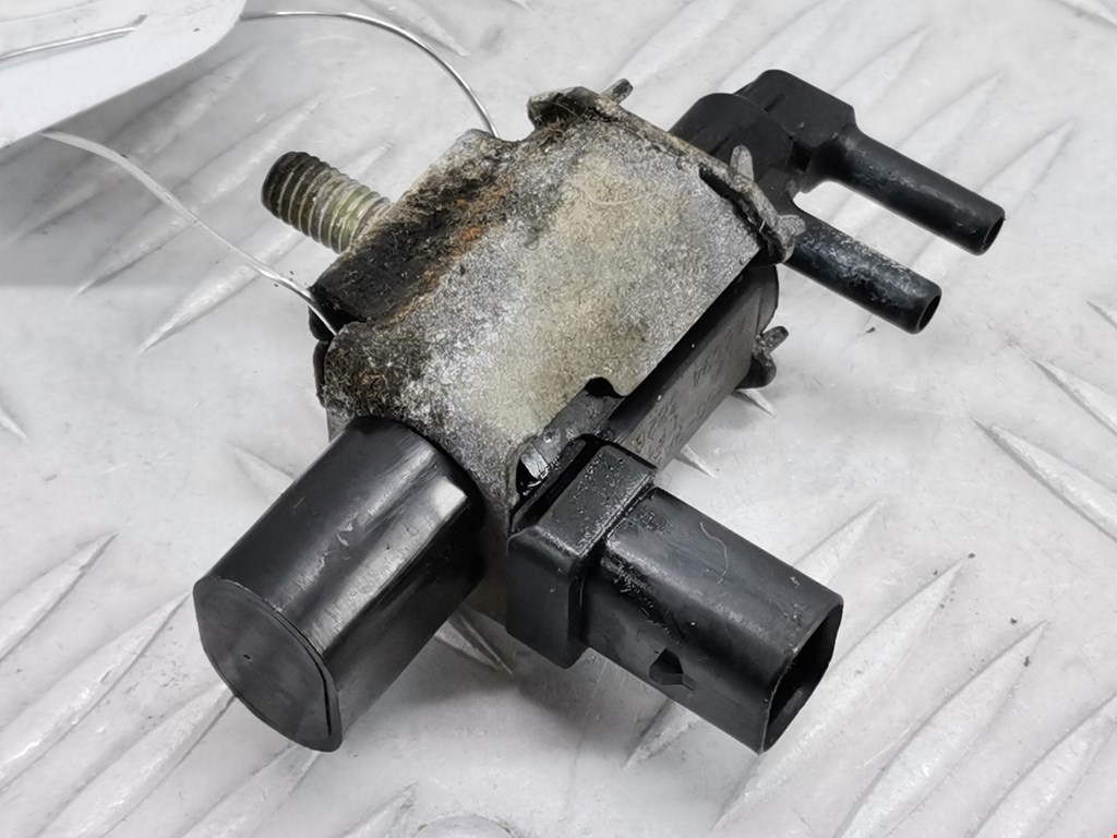 Клапан воздушного фильтра Ford C-MAX 1 (2003-2010)