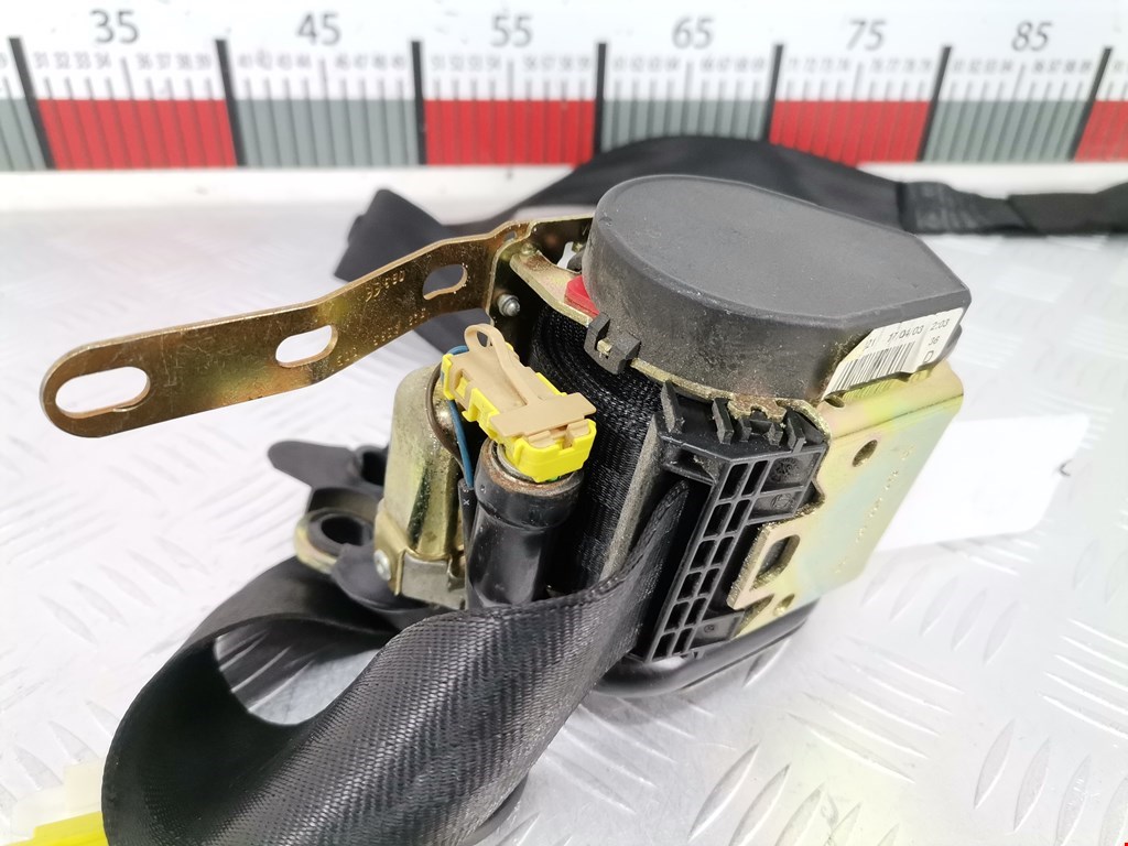 Ремень безопасности передний правый VOLKSWAGEN Polo IV 2001-2009