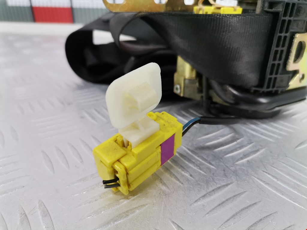 Ремень безопасности передний правый VOLKSWAGEN Polo IV 2001-2009