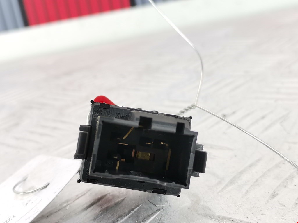 Кнопка аварийной сигнализации (аварийки) SKODA Fabia MK1 1999-2006