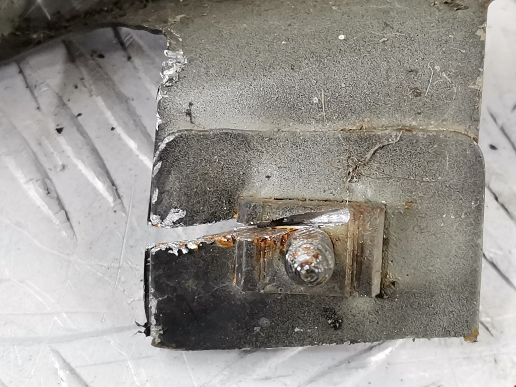 Крыло переднее левое JEEP Liberty 2000-2007