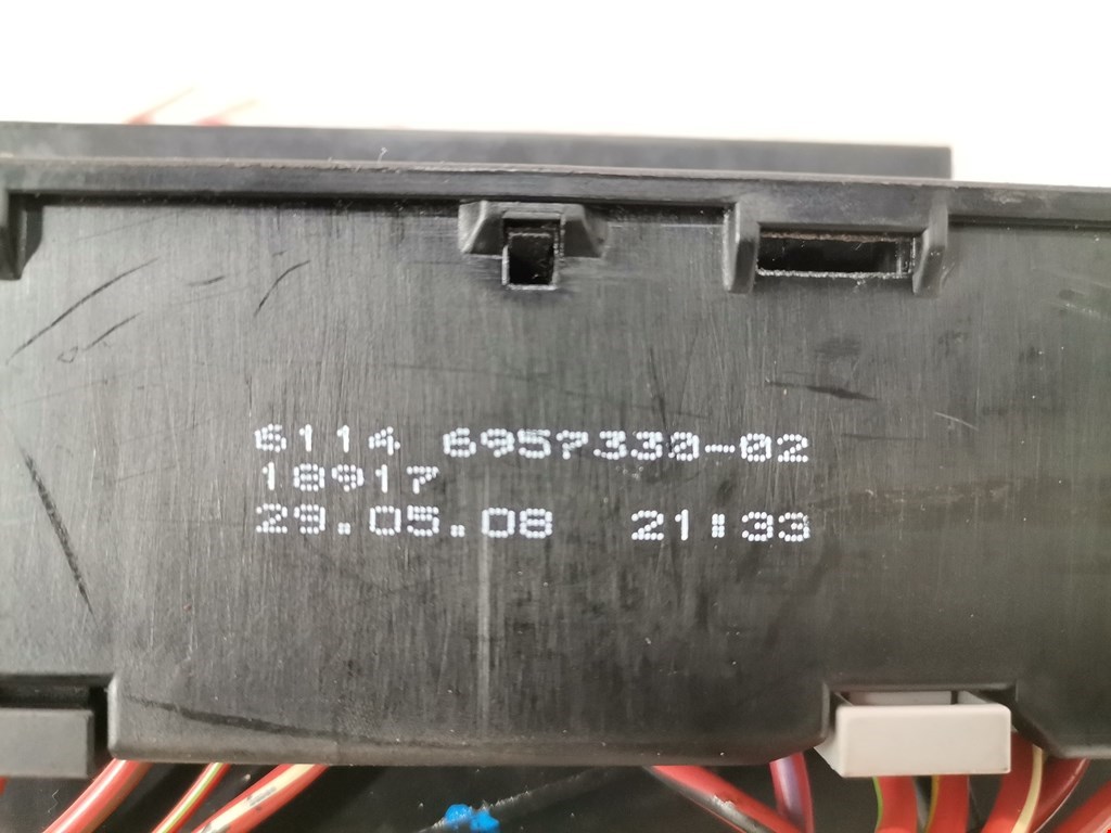 Датчик уровня в бачок омывателя BMW 5er 5 серия E60/E61 2003-2010