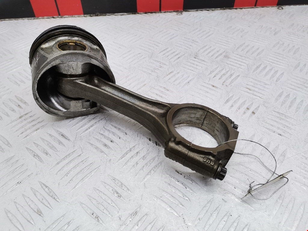 Поршень с шатуном AUDI A4 B7 2004-2007