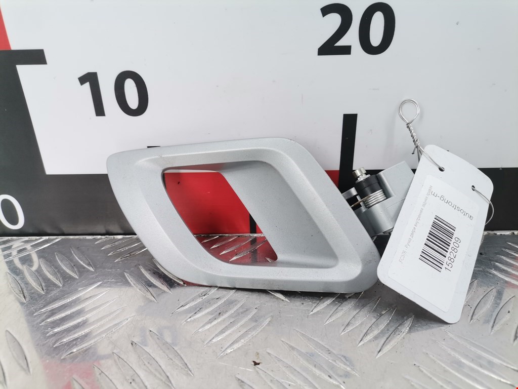 Ручка дверная задняя внутренняя правая SKODA Fabia MK2 5J 2007-2014