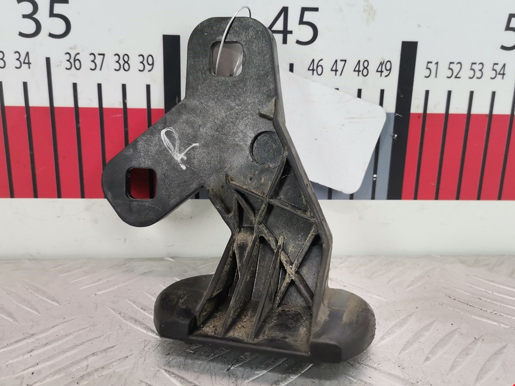 Кронштейн переднего бампера правый BMW 7er 7 серия E38 1994-2001