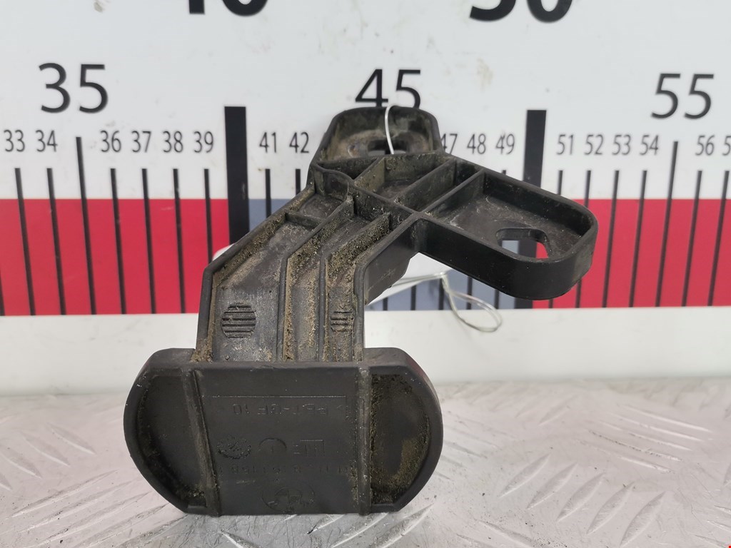 Кронштейн переднего бампера правый BMW 7er 7 серия E38 1994-2001