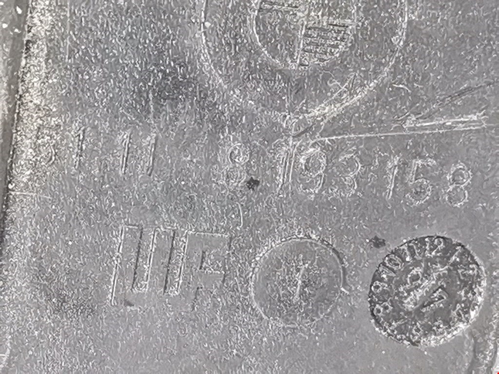 Кронштейн переднего бампера правый BMW 7er 7 серия E38 1994-2001