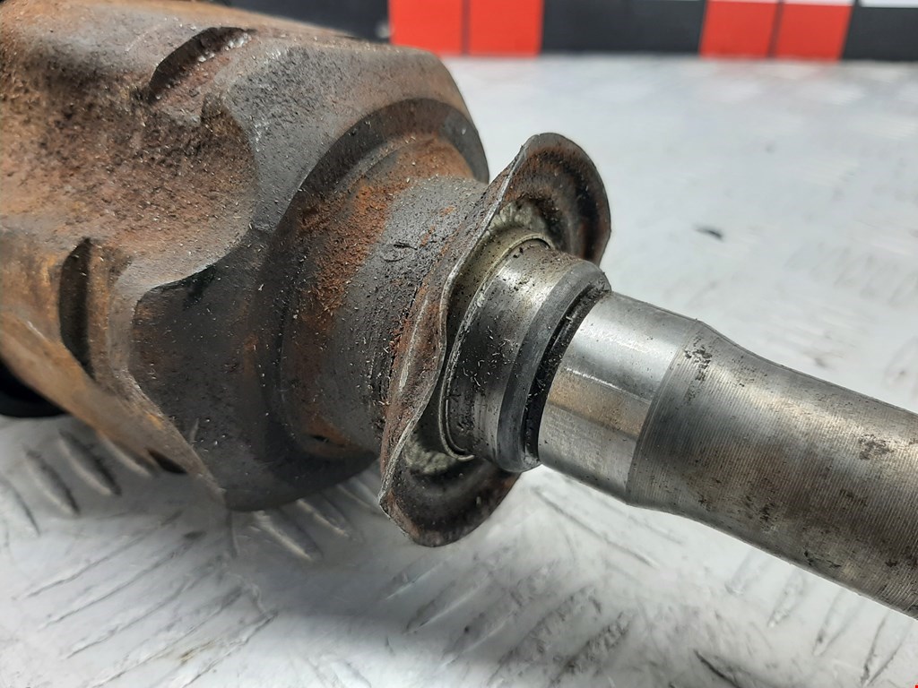 Полуось (привод, приводной вал) передняя правая TOYOTA RAV 4 XA20 2000-2005