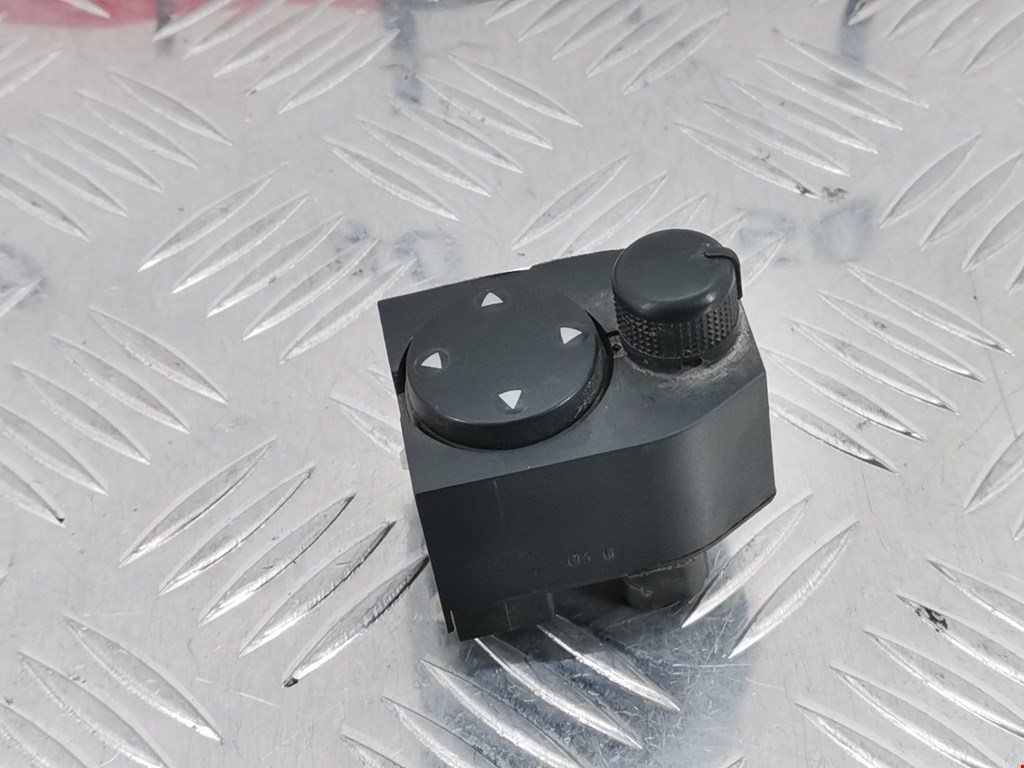 Блок управления зеркалами AUDI A4 B5 1995-2001