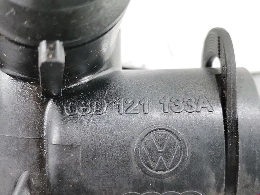 Тройник системы охлаждения AUDI A4 B7 2004-2007