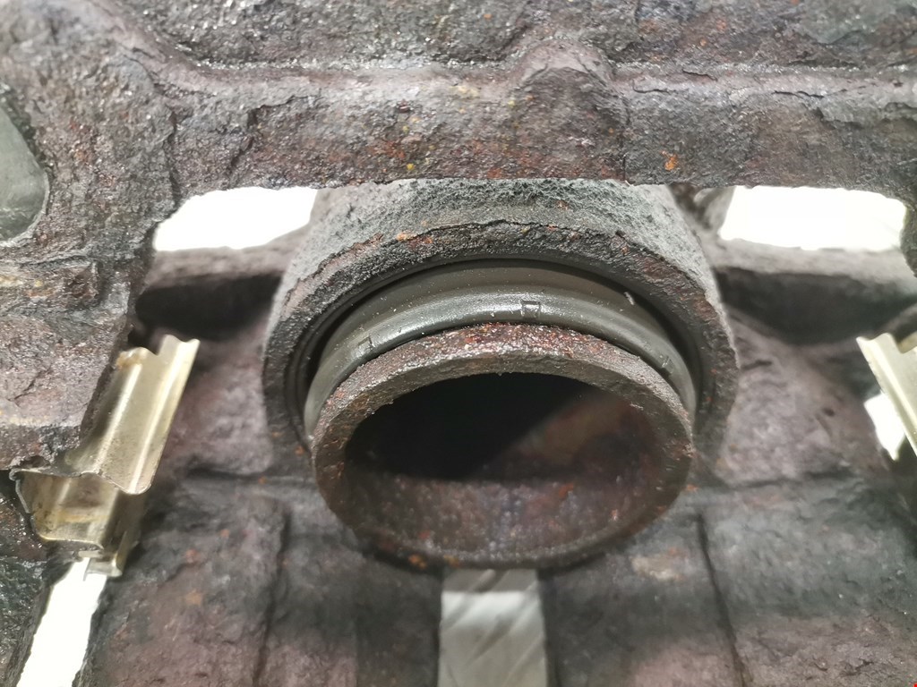 Суппорт передний правый RENAULT Scenic II 2003-2010