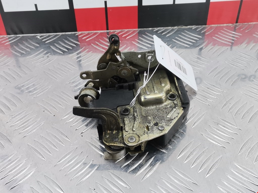 Замок двери передней правой MERCEDES-BENZ 190 (W201) 190 W201 1982-1993