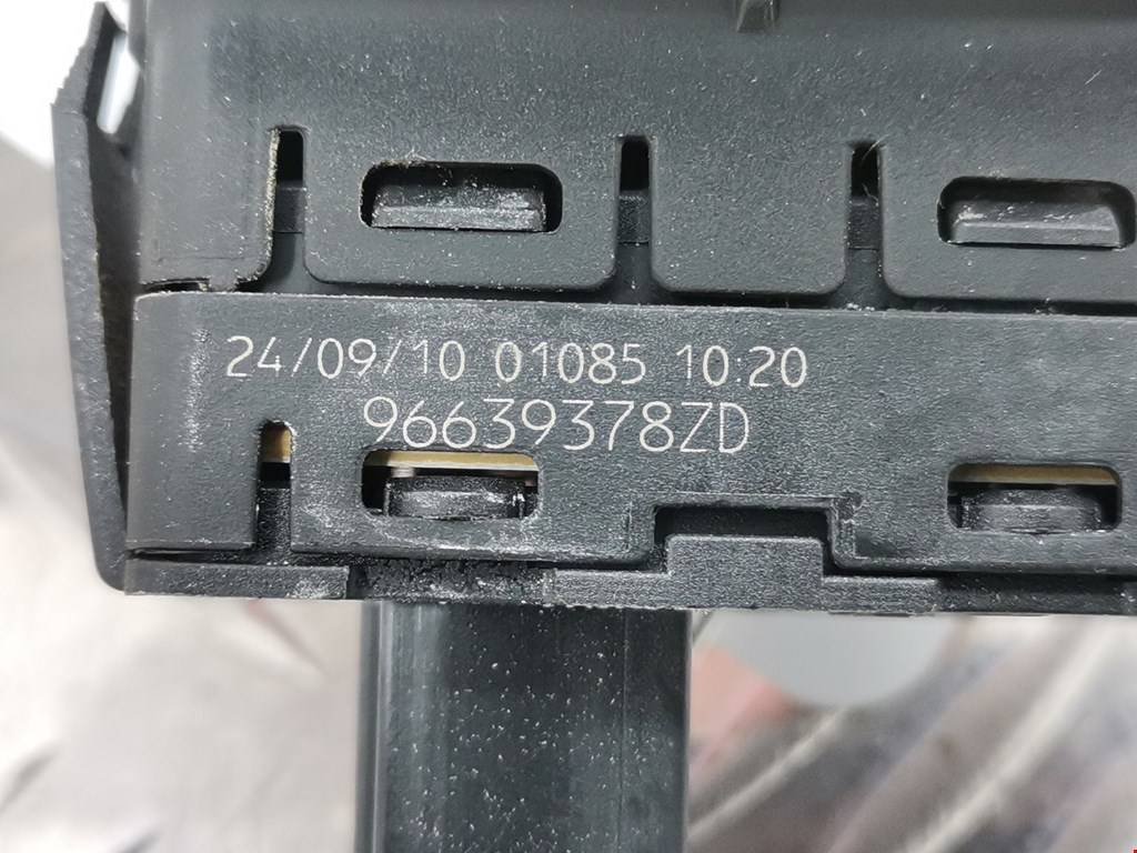 Кнопка стеклоподъемника CITROEN C4 Picasso 2006-2013