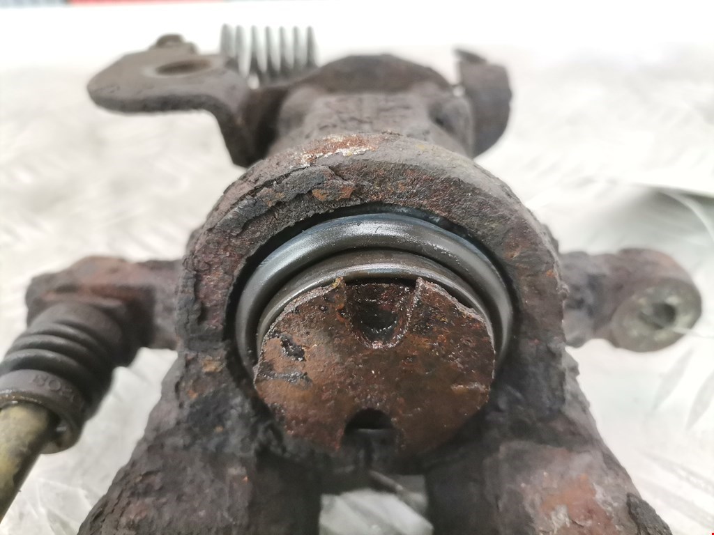 Суппорт задний правый FORD Mondeo III 2000-2007