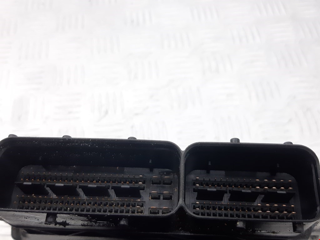 Блок управления двигателя (ЭБУ) AUDI A4 B7 2004-2007