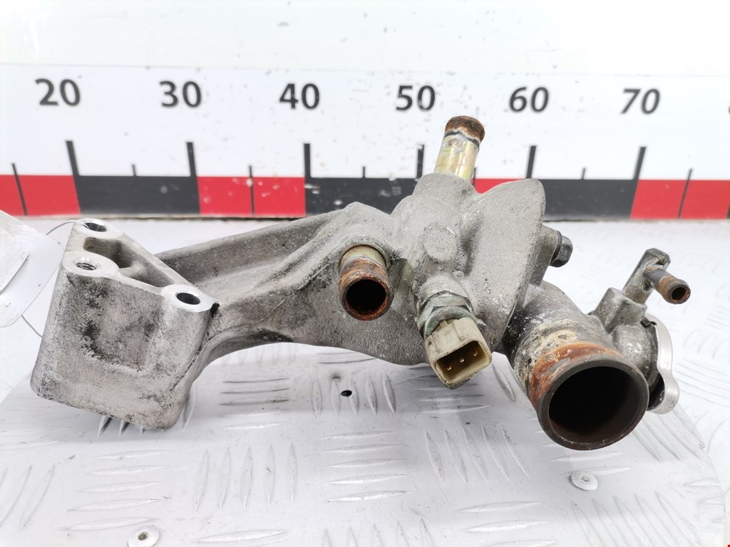 Корпус термостата Kia Carnival (Sedona) 1 (UP/GQ) (1998-2006)