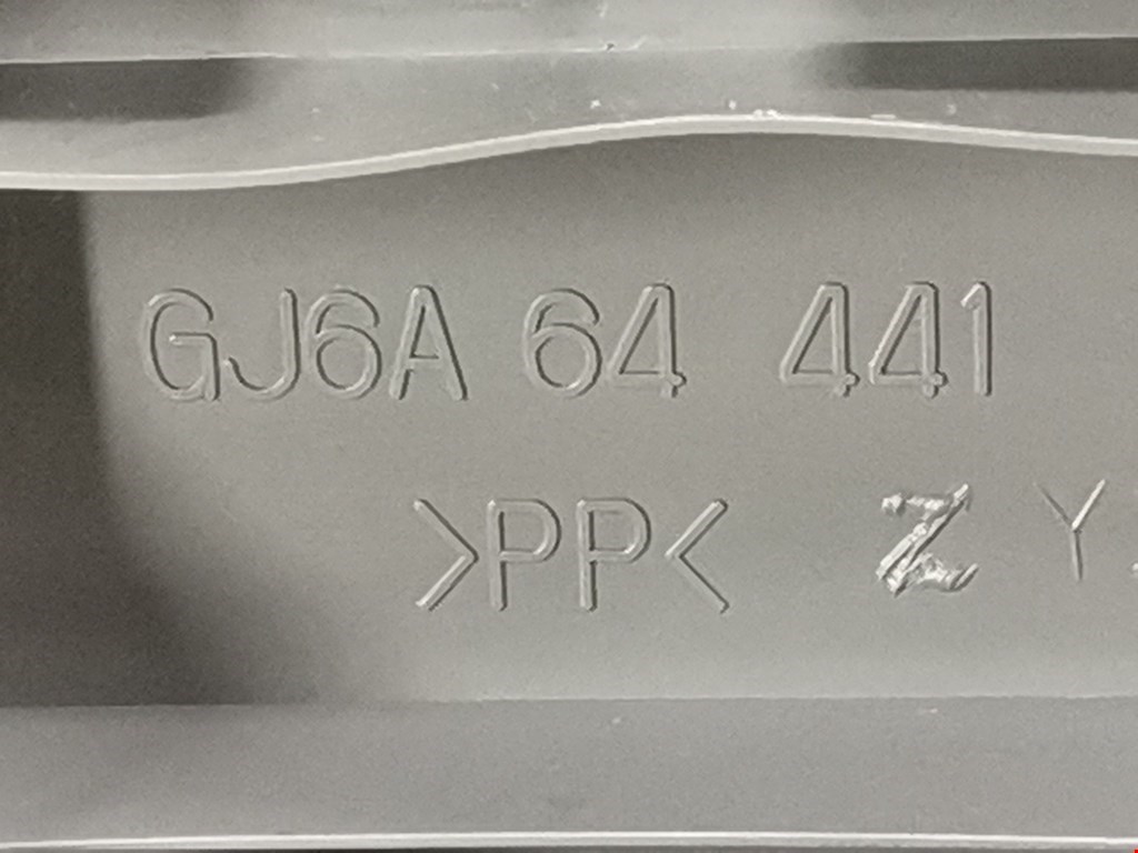 Консоль MAZDA Mazda 6 GG 2000-2007