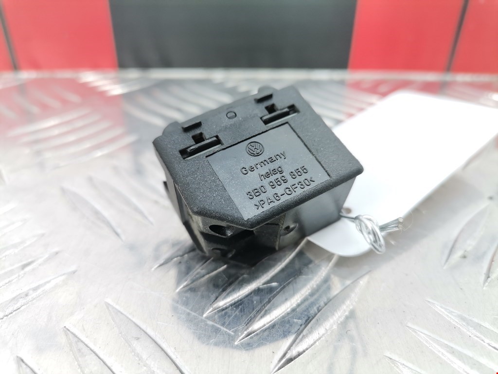 Кнопка стеклоподъемника SKODA Octavia A4 1U- 1997-2010