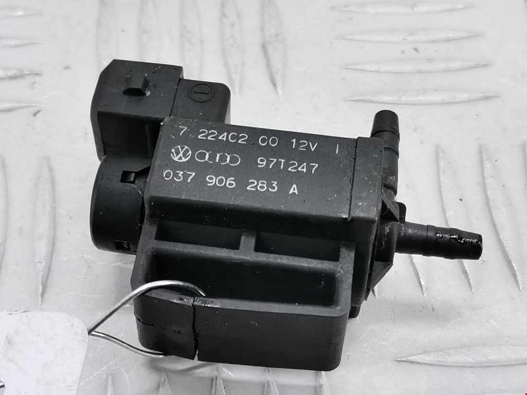 Клапан воздушного фильтра Audi A4 B5 (1994-2001)