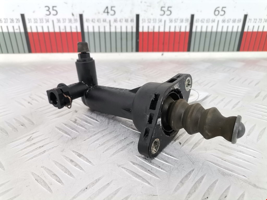 Цилиндр сцепления рабочий VOLKSWAGEN Polo IV 2001-2009