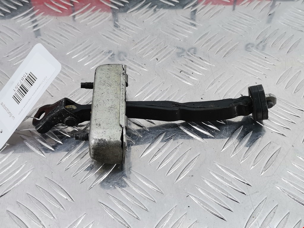 Ограничитель открывания двери TOYOTA Avensis 2009-2015