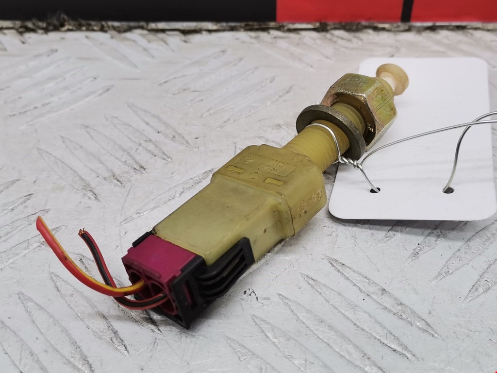 Датчик положения педали тормоза (Выключатель стоп-сигналов) Audi A4 B5 (1994-2001)