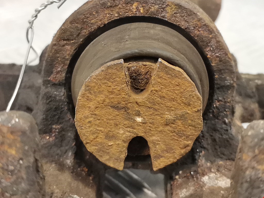 Суппорт задний правый FORD Mondeo III 2000-2007