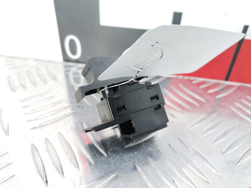 Кнопка стеклоподъемника AUDI A3 8L 1996-2003