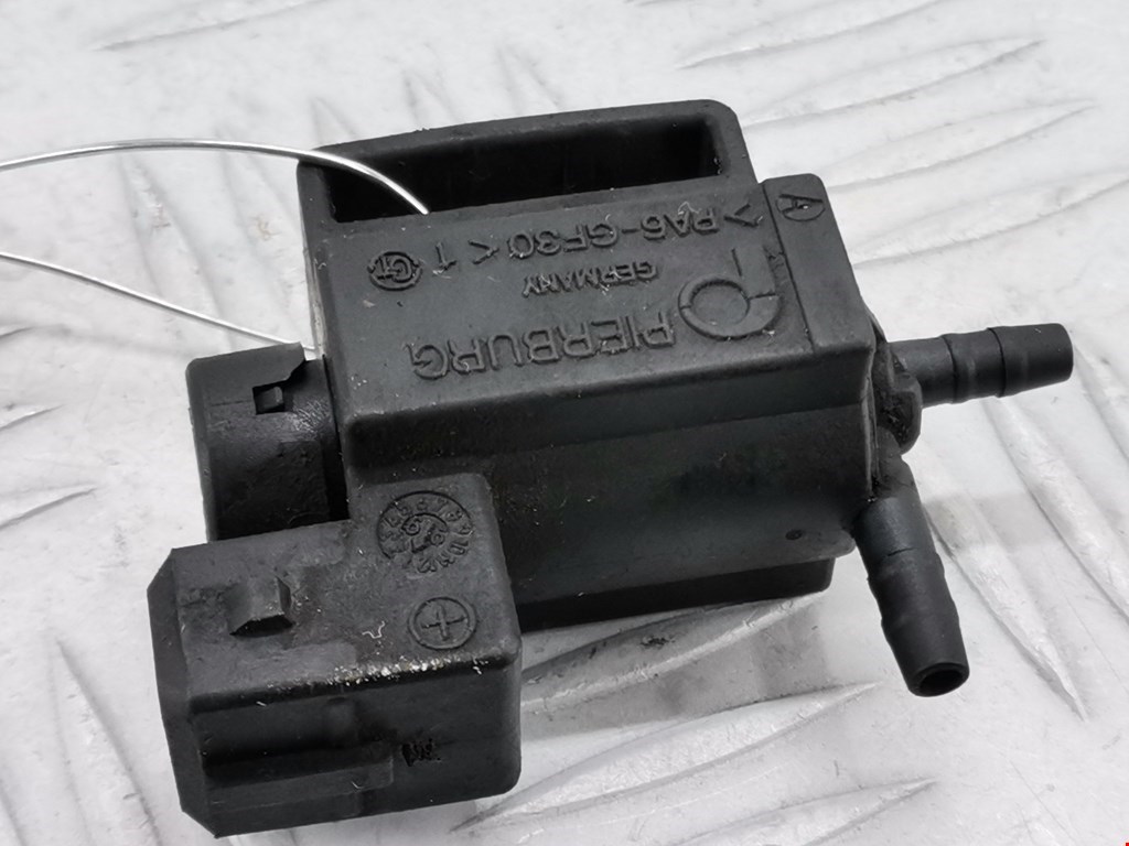 Клапан воздушного фильтра Volkswagen Passat 5 (1996-2000)