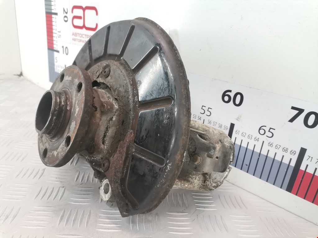 Ступица передняя правая VOLKSWAGEN Passat B7 2011-2015