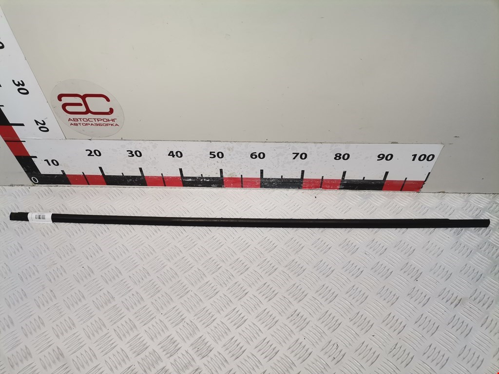 Накладка декоративная (молдинг) стекла двери передней левой Volvo C30 1 (2006-2013)