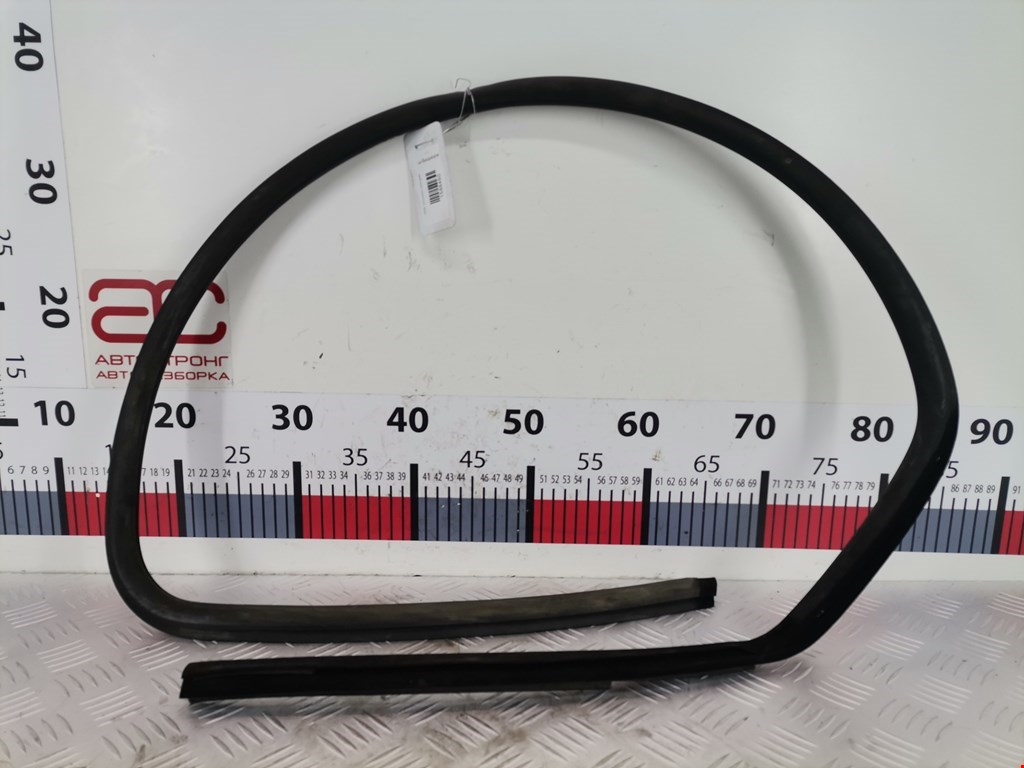 Уплотнитель стекла двери Citroen C5 1 (2000-2008)