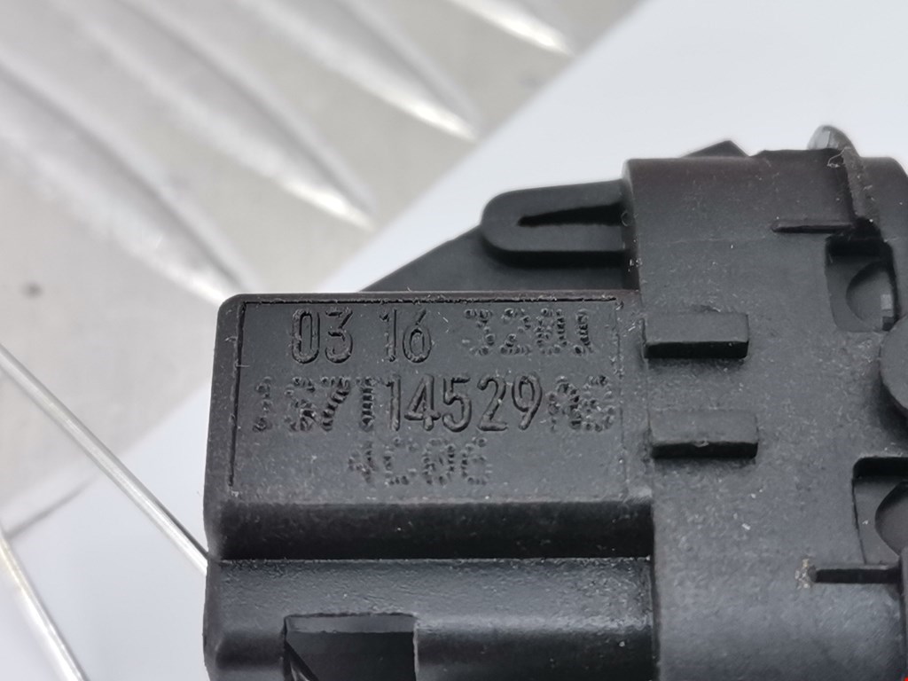 Кнопка стеклоподъемника FORD Mondeo III 2000-2007