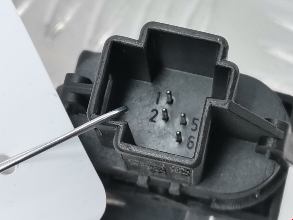 Кнопка стеклоподъемника FORD Mondeo III 2000-2007