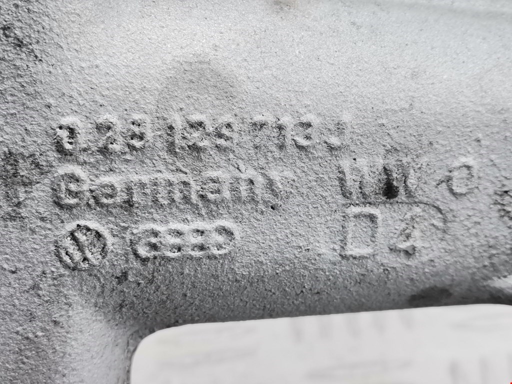 Коллектор впускной VOLKSWAGEN Golf III 1991-1997