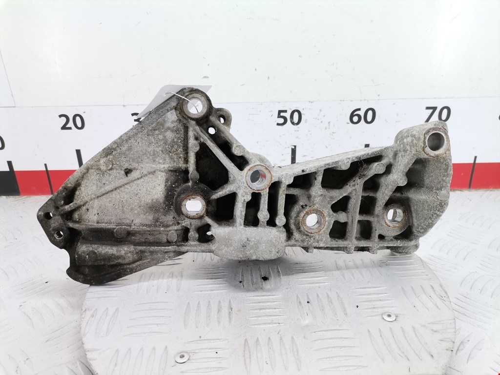 Кронштейн генератора RENAULT Megane II 2002-2009