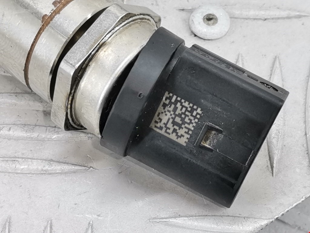 Рампа топливная (рейка) BMW 5er 5 серия F10/F11/F07 2009-2017