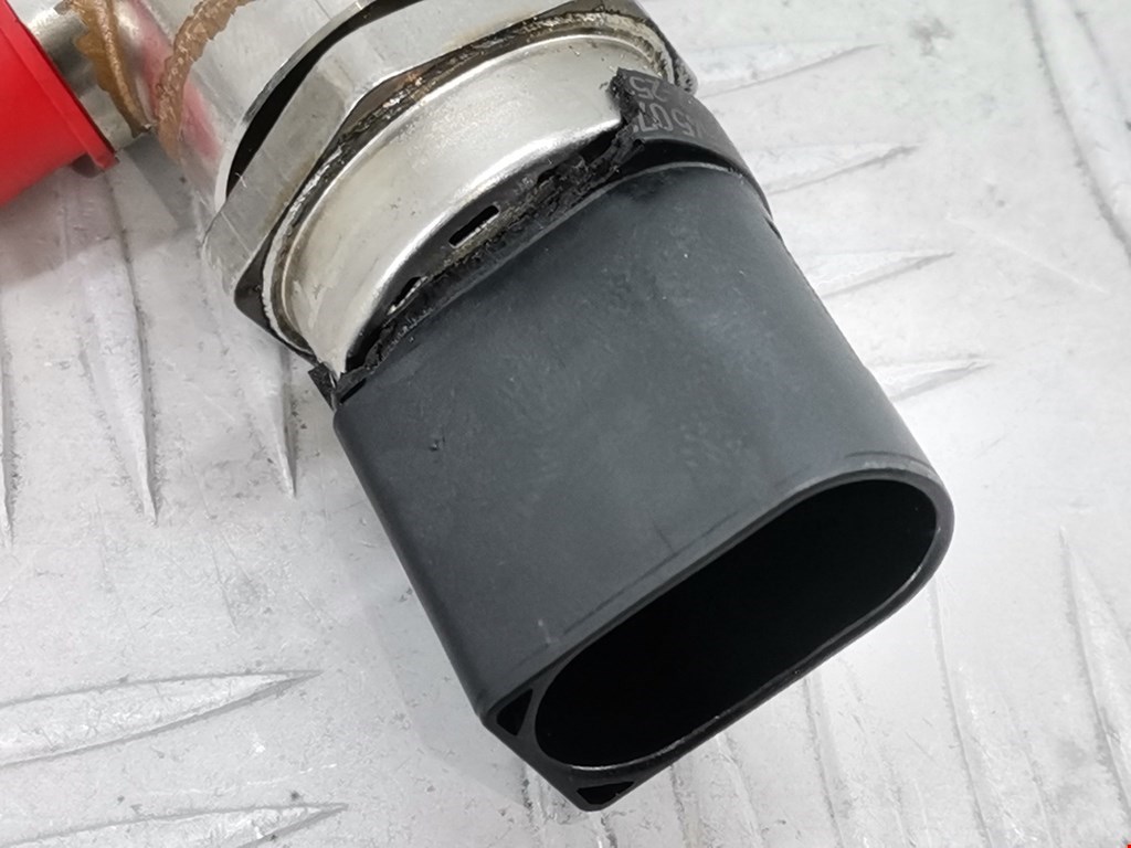 Рампа топливная (рейка) BMW 5er 5 серия F10/F11/F07 2009-2017