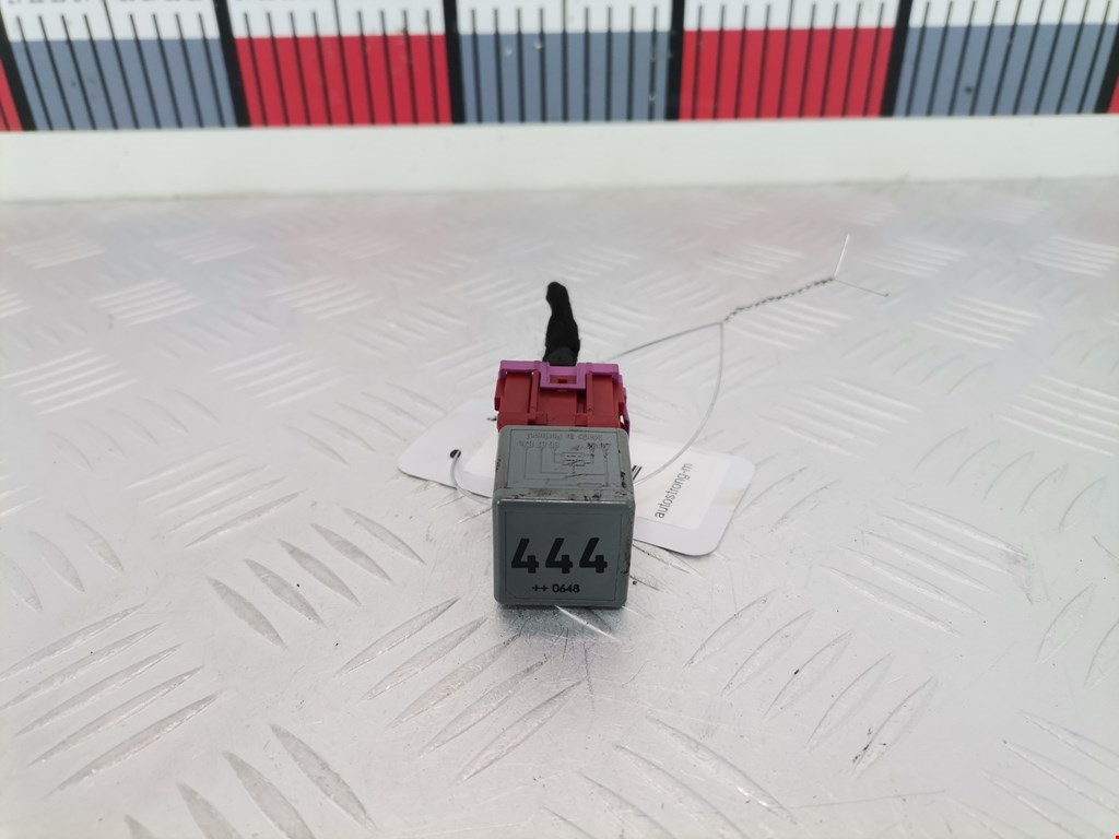 Реле VOLKSWAGEN Touareg 2002-2010