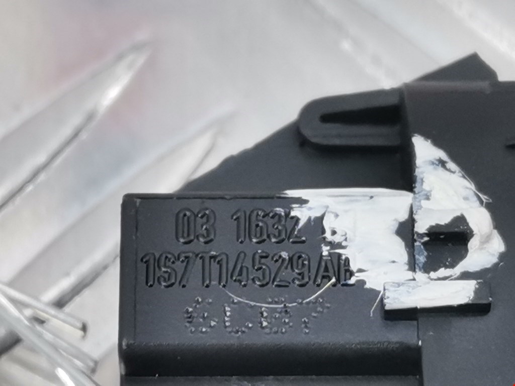 Кнопка стеклоподъемника FORD Mondeo III 2000-2007