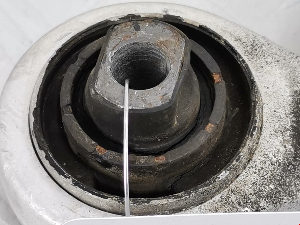 Рычаг передний правый VOLKSWAGEN Passat B5 1997-2005