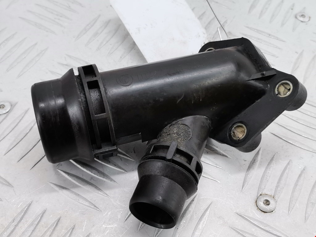 Тройник системы охлаждения BMW 3er E90/E91 2005-2012