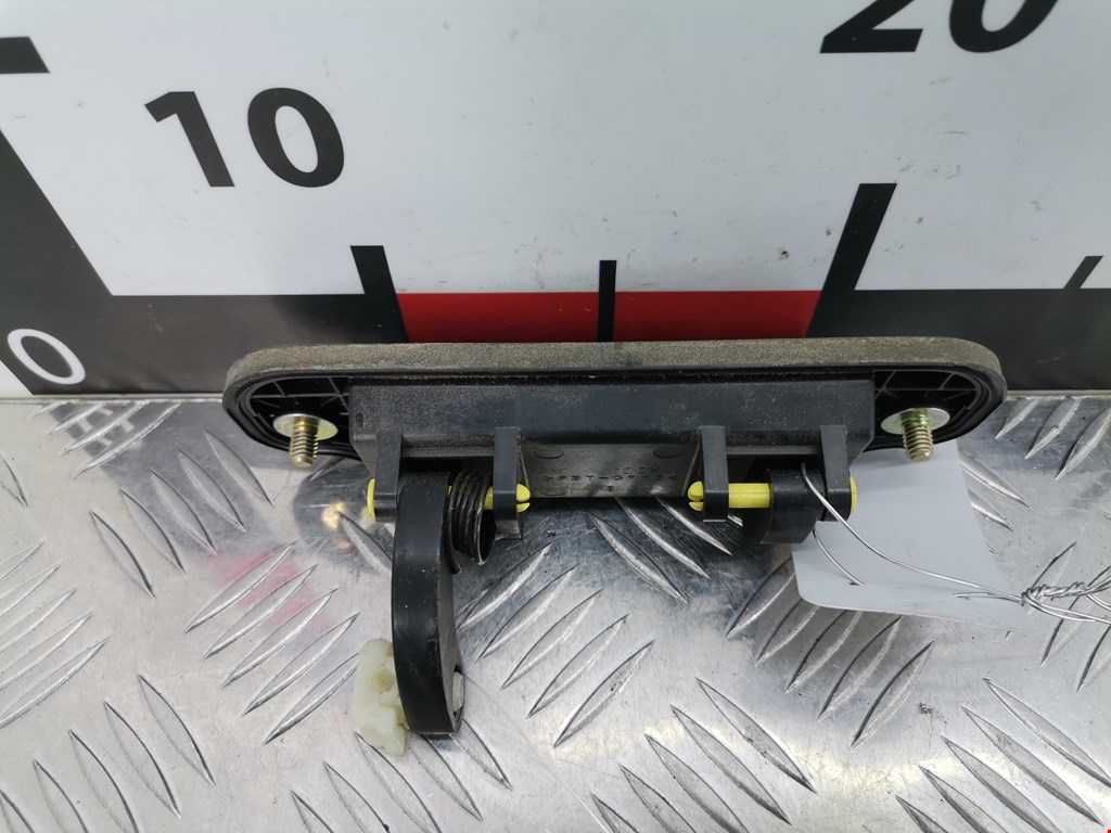 Ручка двери багажника наружная MAZDA MPV LW 1999-2006